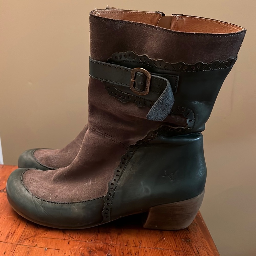 Pre-loved teal leather and grey suede Porto-fino boots